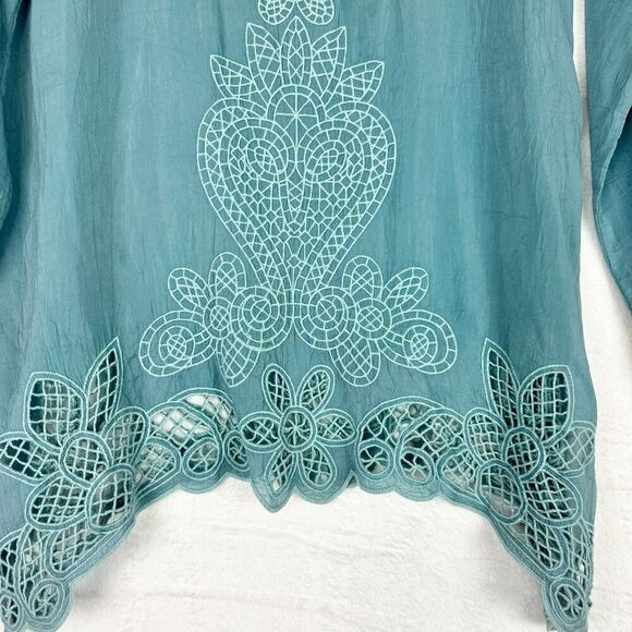 Johnny Was Embroidered Eyelet Crochet Top Size Small V-Neck Long Sleeve Boho - Picture 4 of 6